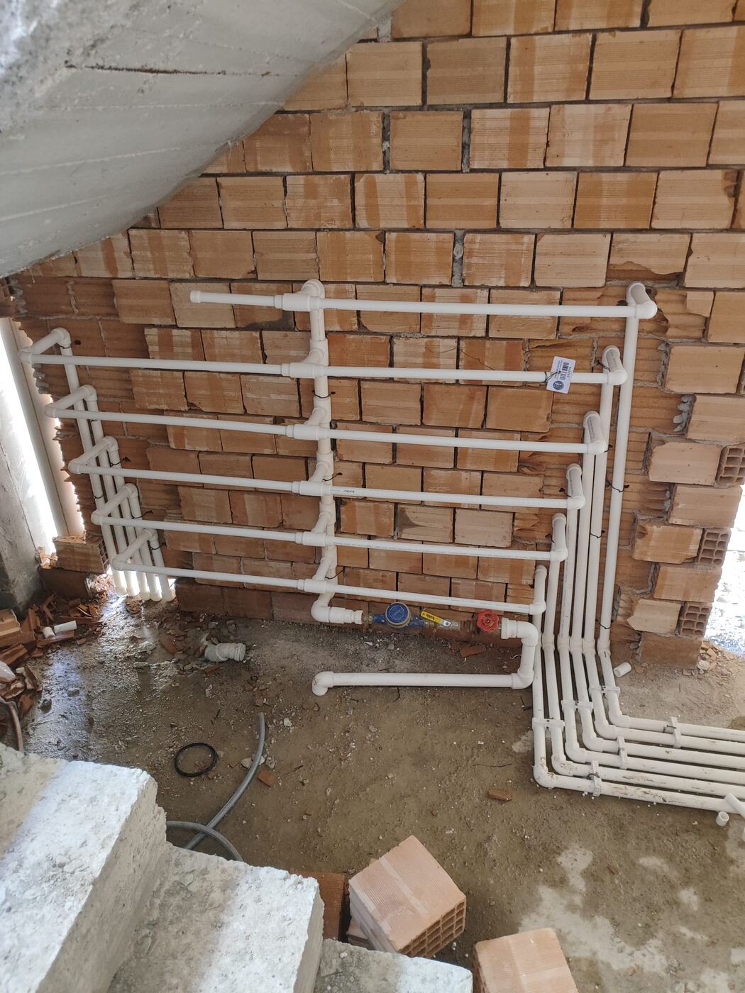 Isı duyarlı termal kamera ile su kaçağı tespiti öncesi tesisat hattı
